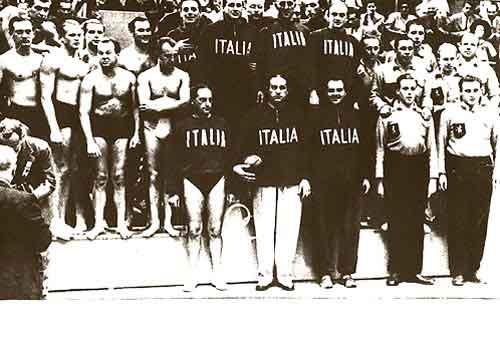 Il Settebello in posa per la foto della medaglia alle Olimpiadi di Londra 1948