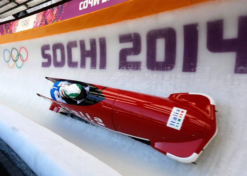 La squadra italiana di bob a due impegnata in una discesa ai Giochi di Sochi 2014