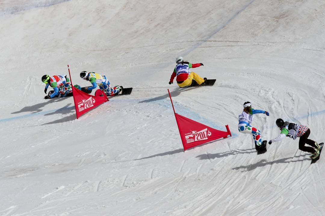 Brutto, Moioli e Belingheri, snowboarder italiane, in azione ai Mondiali 2017 in Sierra Nevada