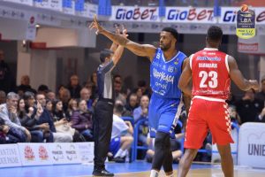 Basket serie A1: Brindisi vince la delicata sfida contro Pistoia